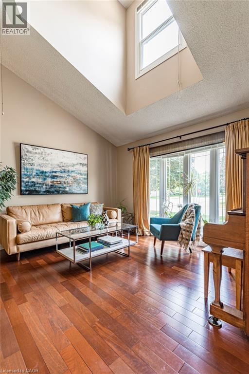 Photo 6 of 1 Leith Court, Ancaster ON