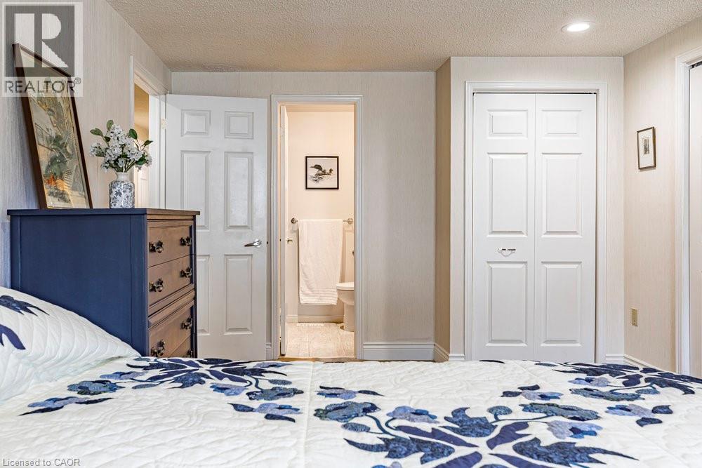 Photo 25 of 1 Leith Court, Ancaster ON
