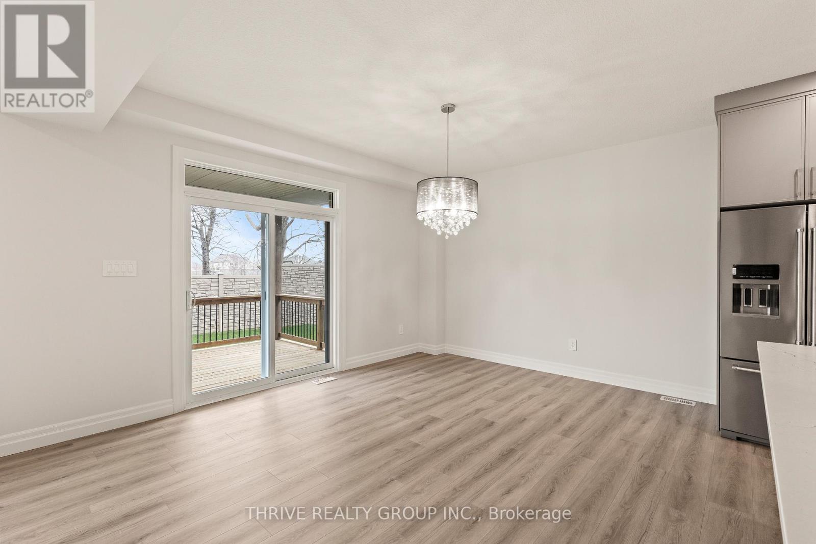 Photo 11 of 3 1061 Eagletrace Drive, London North ON