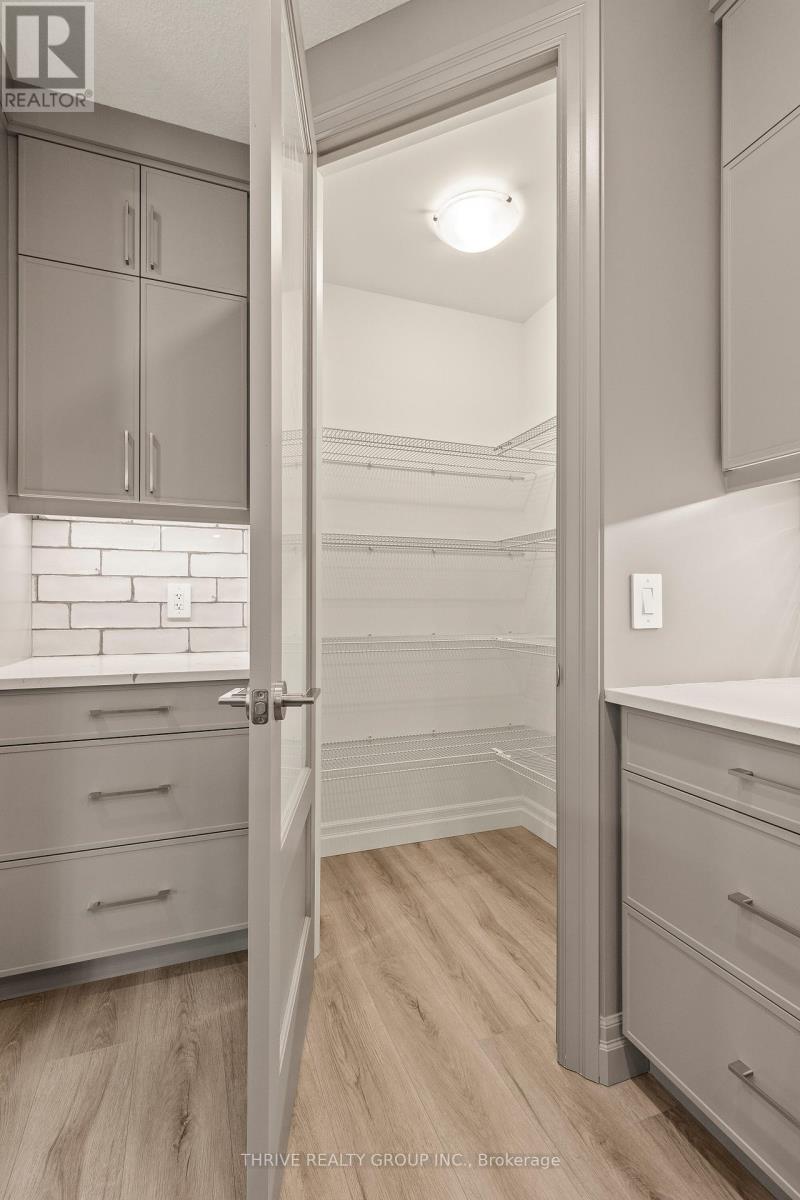 Photo 19 of 3 1061 Eagletrace Drive, London North ON