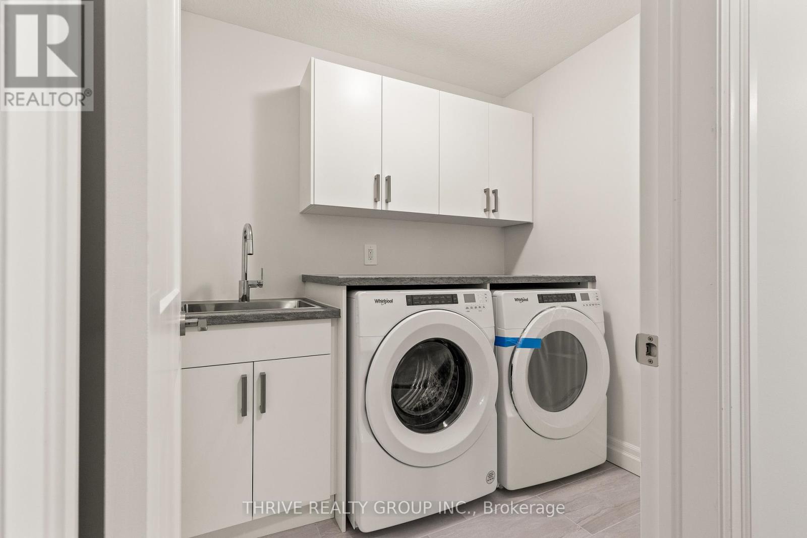 Photo 22 of 3 1061 Eagletrace Drive, London North ON