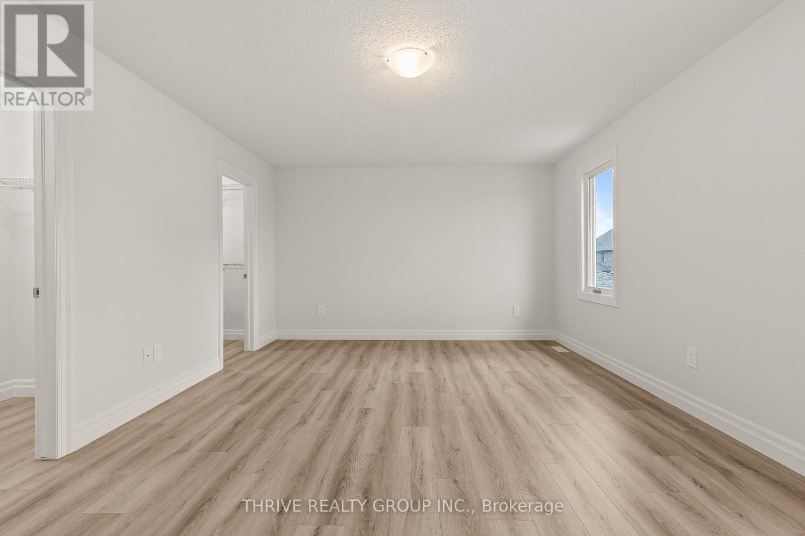 Photo 24 of 3 1061 Eagletrace Drive, London North ON