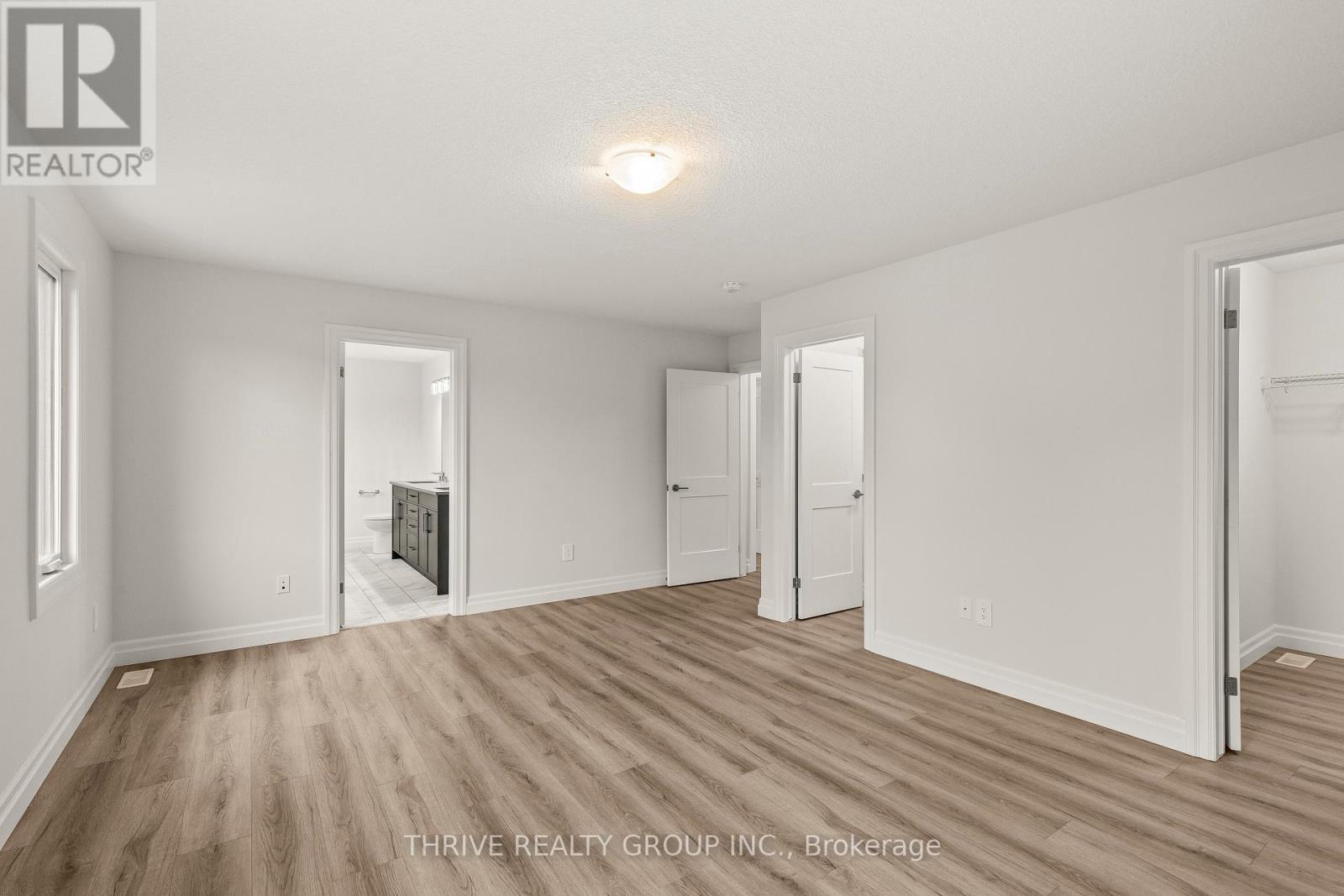 Photo 25 of 3 1061 Eagletrace Drive, London North ON