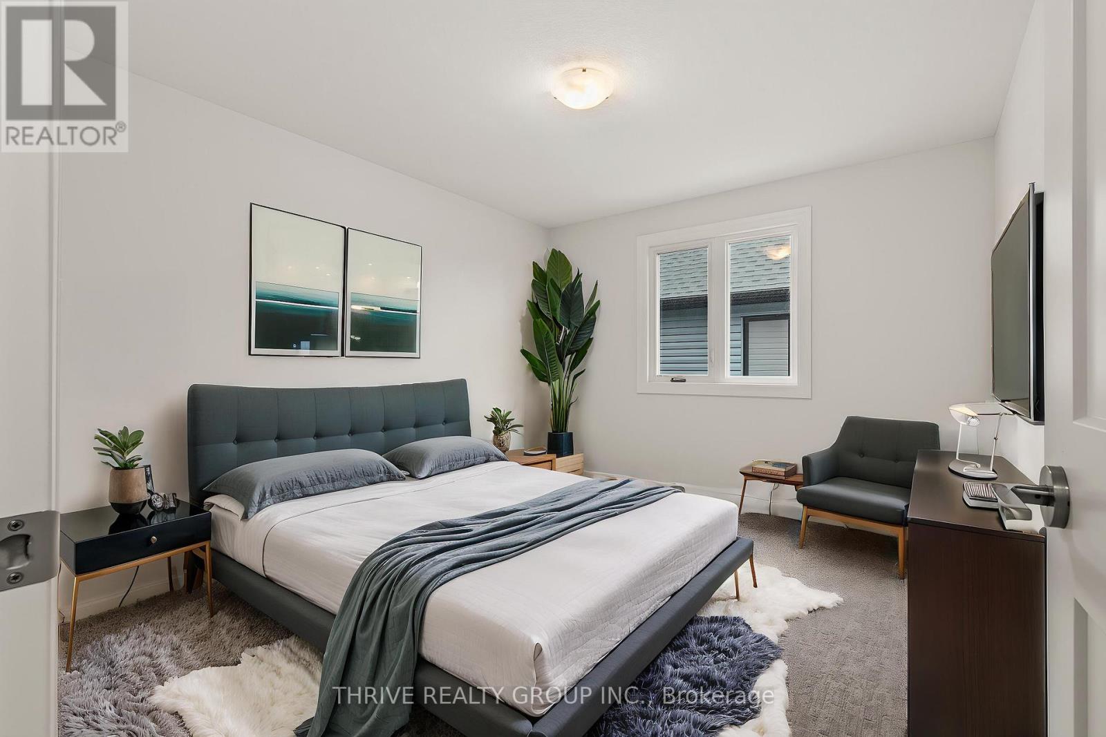 Photo 29 of 3 1061 Eagletrace Drive, London North ON