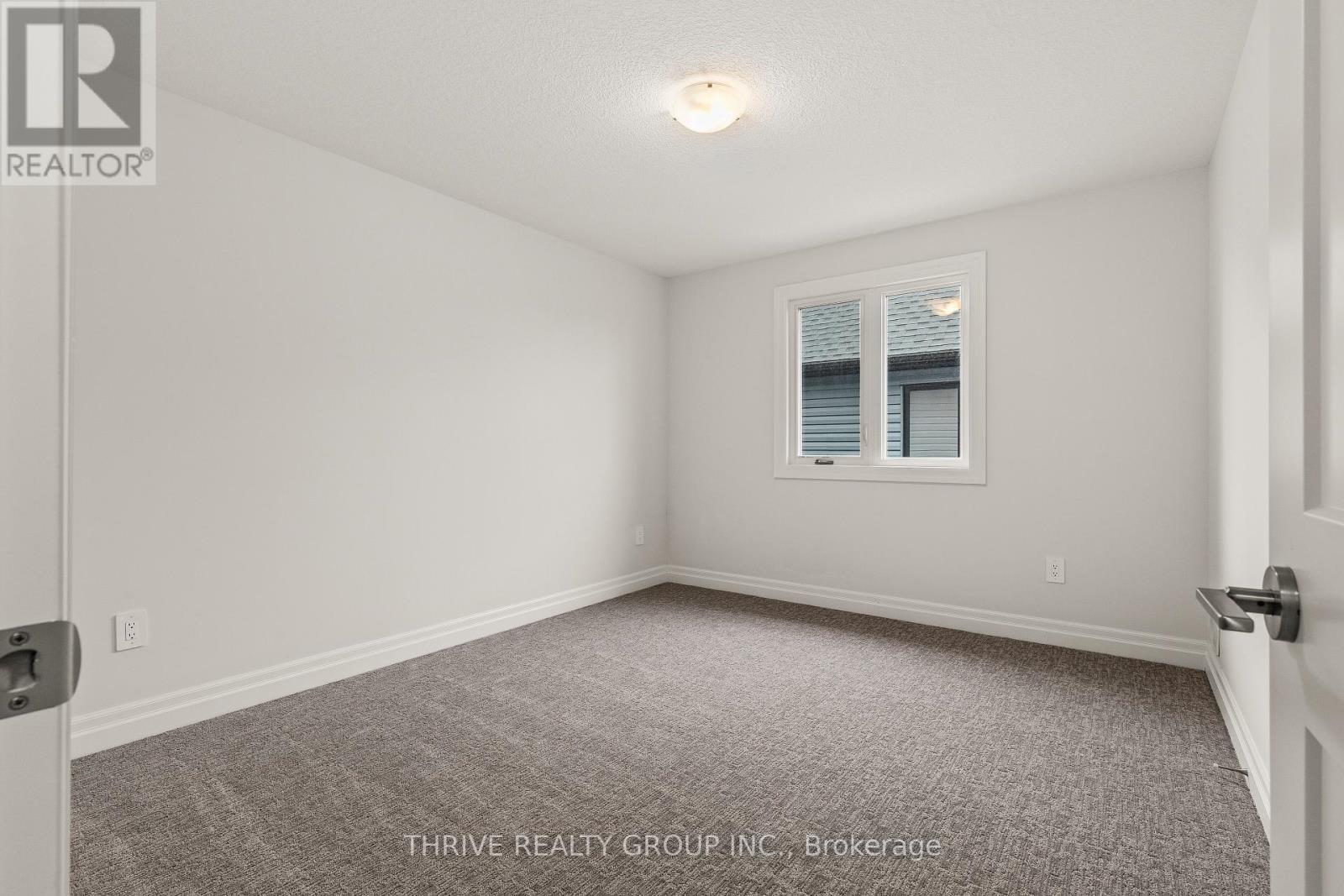 Photo 30 of 3 1061 Eagletrace Drive, London North ON