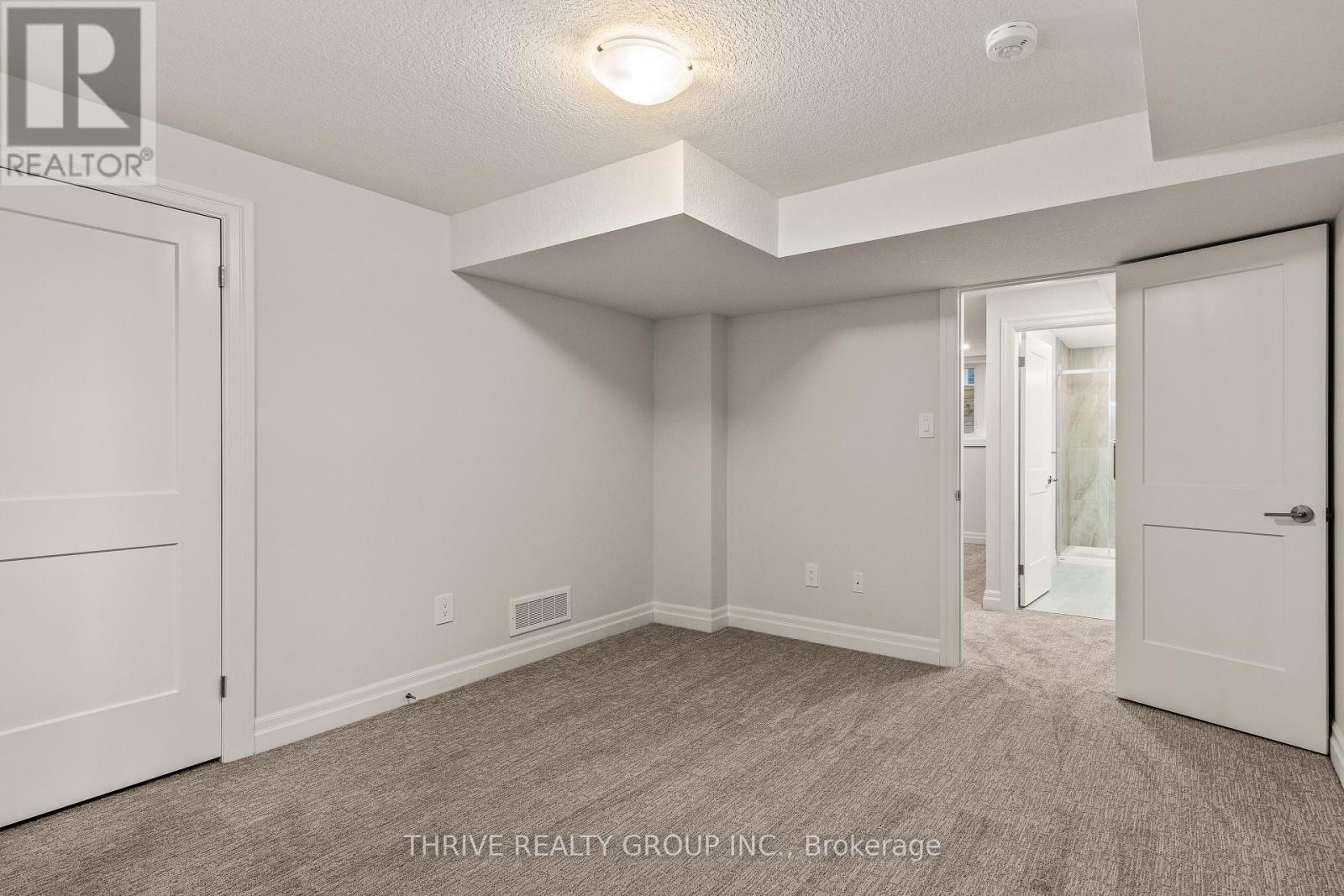 Photo 45 of 3 1061 Eagletrace Drive, London North ON