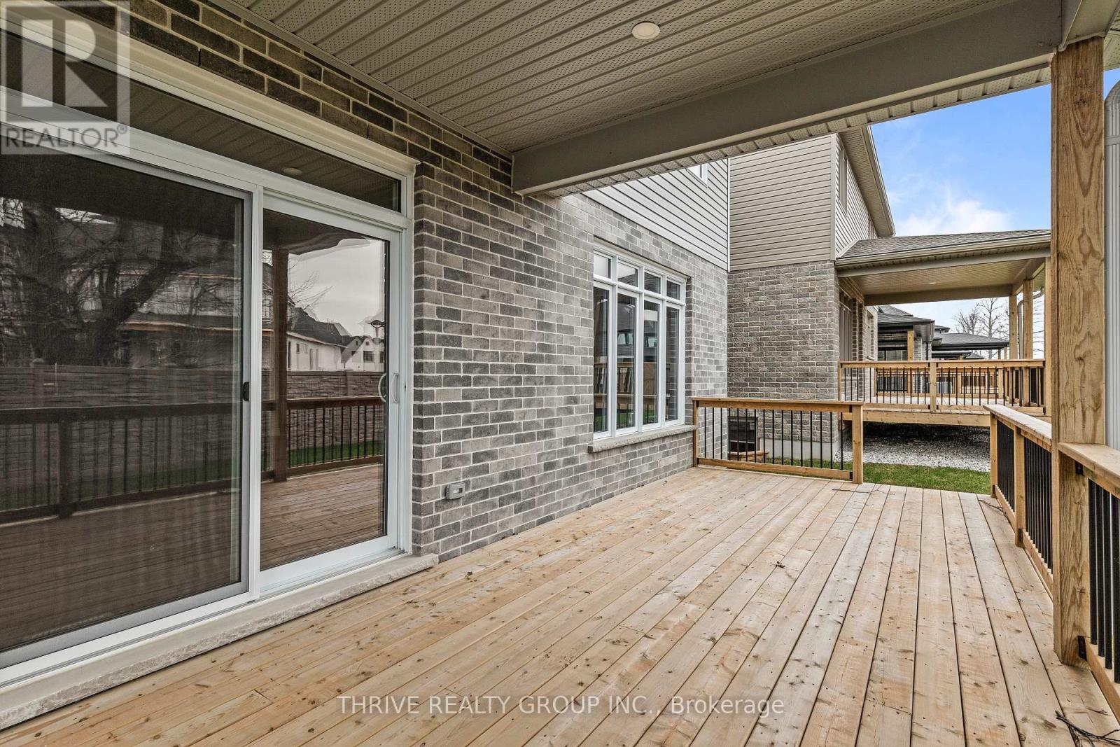 Photo 47 of 3 1061 Eagletrace Drive, London North ON
