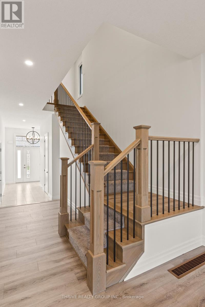 Photo 5 of 3 1061 Eagletrace Drive, London North ON