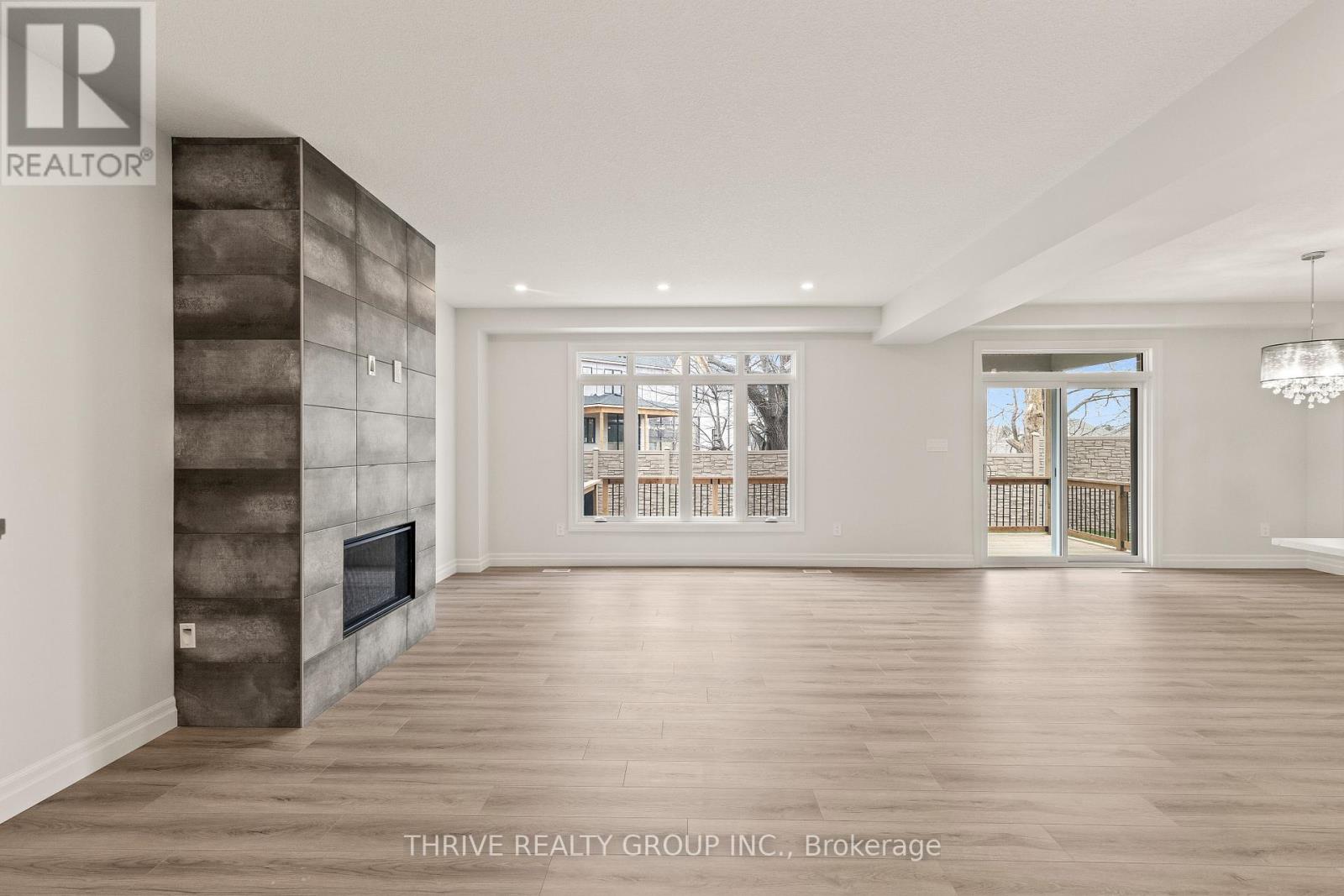 Photo 6 of 3 1061 Eagletrace Drive, London North ON