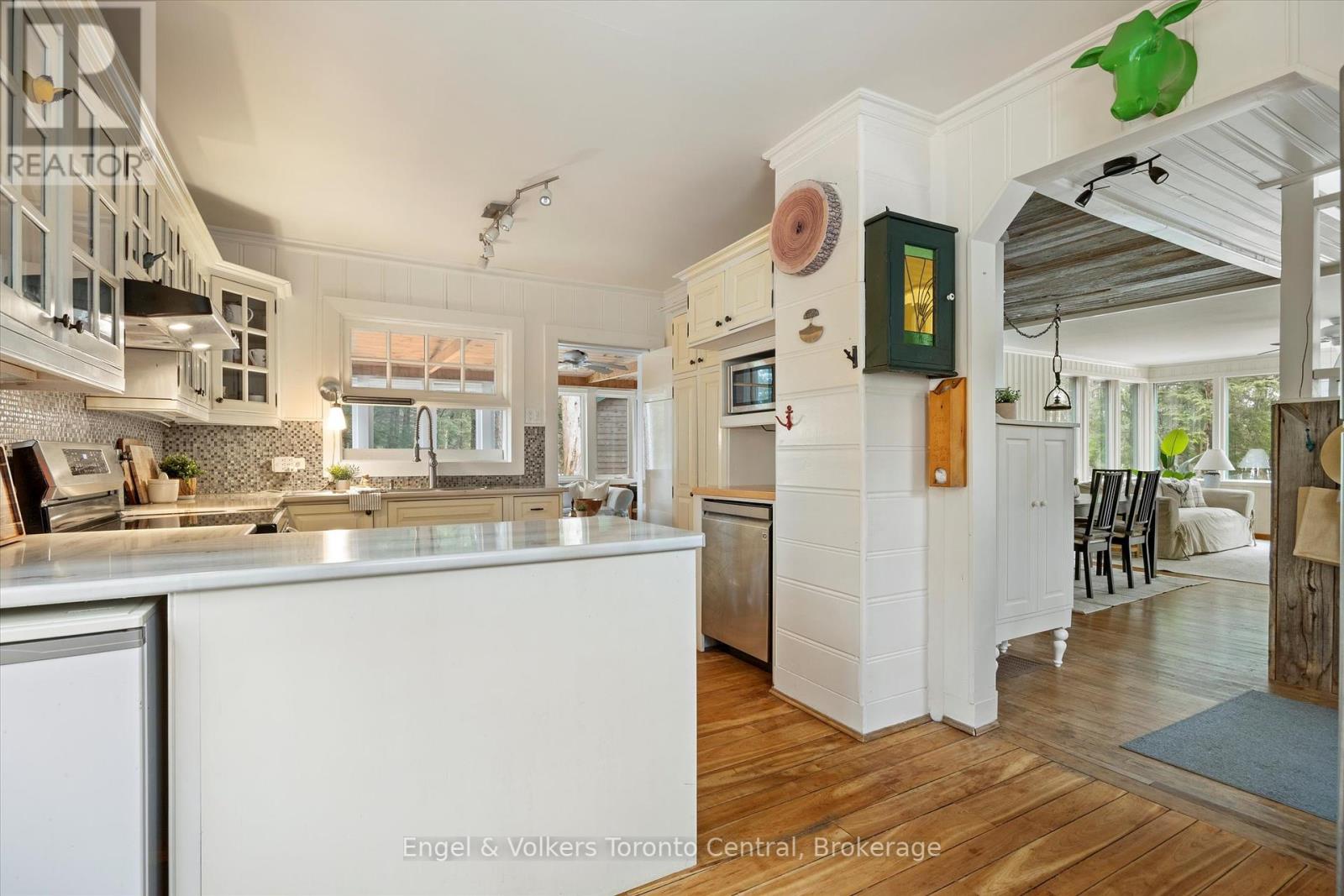 Photo 10 of 2 1196 Cranberry Road, Muskoka Lakes ON