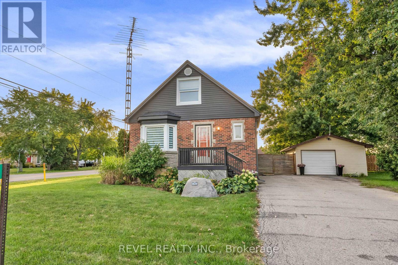 Photo 1 of 680 Woodburn Road, Hamilton ON
