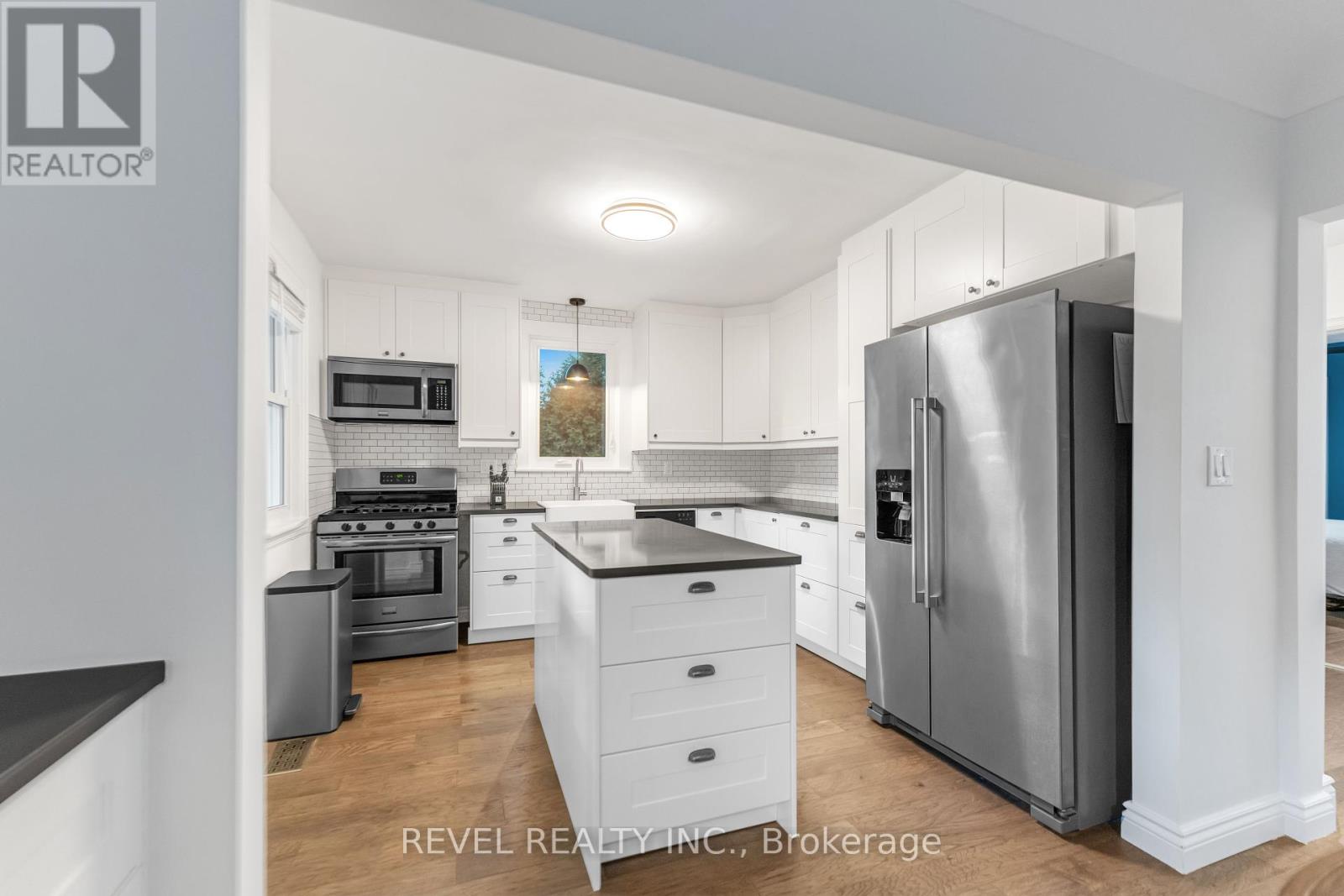 Photo 10 of 680 Woodburn Road, Hamilton ON
