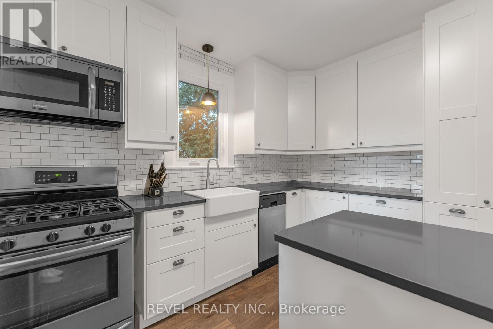 Photo 11 of 680 Woodburn Road, Hamilton ON