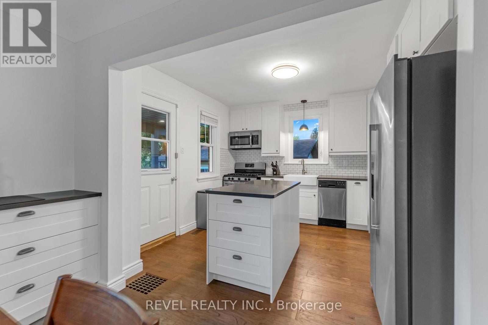 Photo 13 of 680 Woodburn Road, Hamilton ON