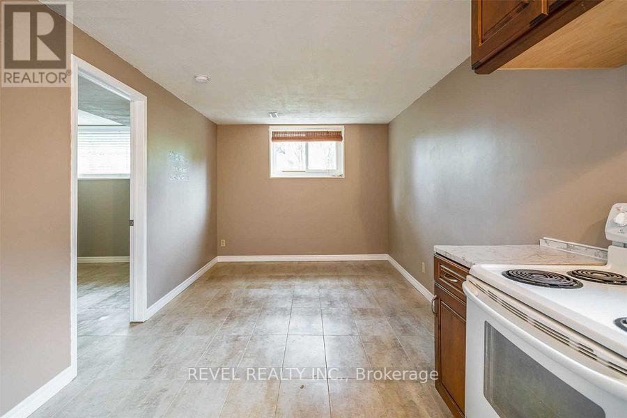 Photo 4 of Bsmt 74 Green Maple Drive, St Catharines ON