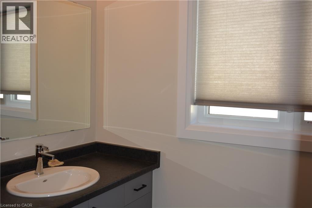 Photo 18 of 559 Balsam Poplar Street, Waterloo ON