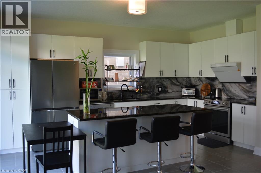 Photo 4 of 559 Balsam Poplar Street, Waterloo ON