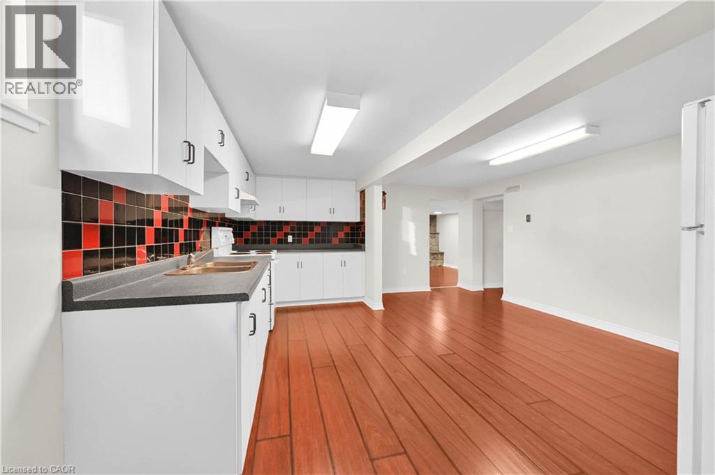 Photo 9 of 1008 Upper Wellington Street Unit Lower Suite, Hamilton ON