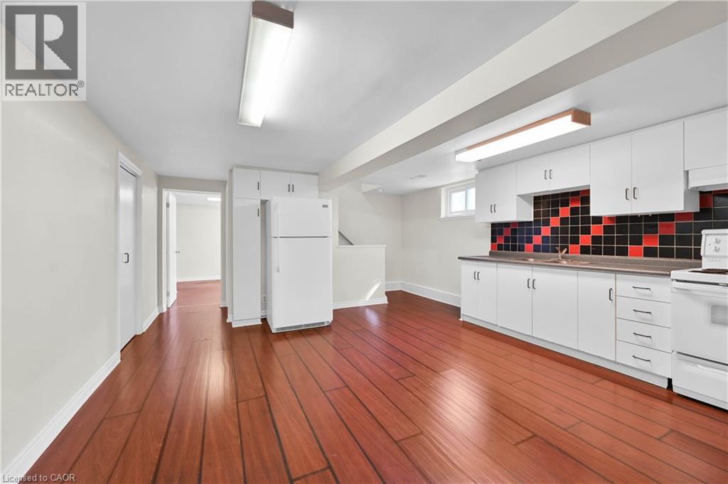 Photo 8 of 1008 Upper Wellington Street Unit Lower Suite, Hamilton ON
