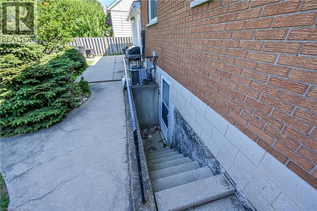 Photo 26 of 1008 Upper Wellington Street Unit Lower Suite, Hamilton ON