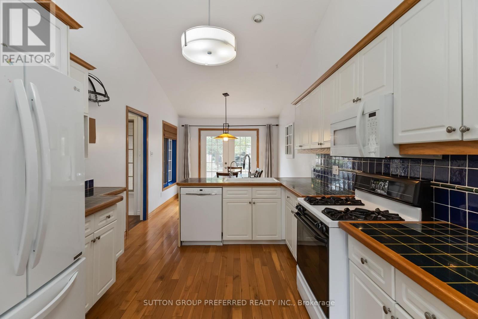 Photo 21 of 2 617 Wharncliffe Road S, London South ON