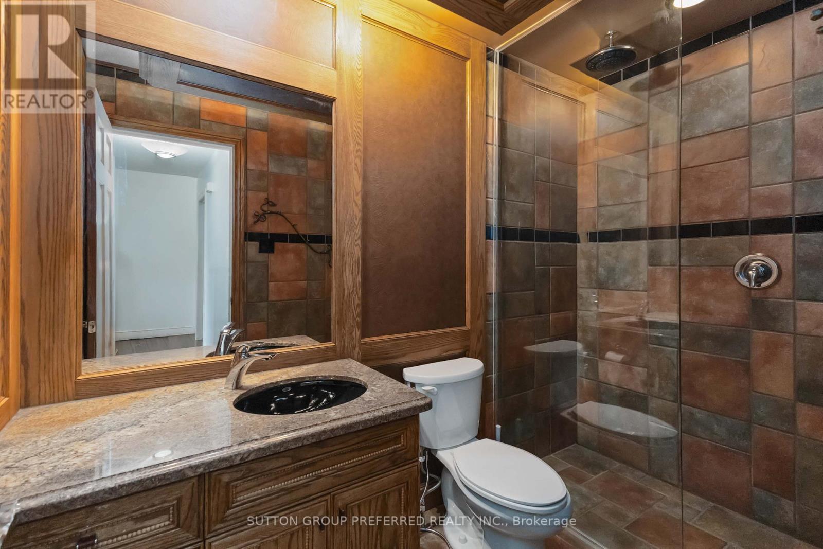Photo 25 of 2 617 Wharncliffe Road S, London South ON