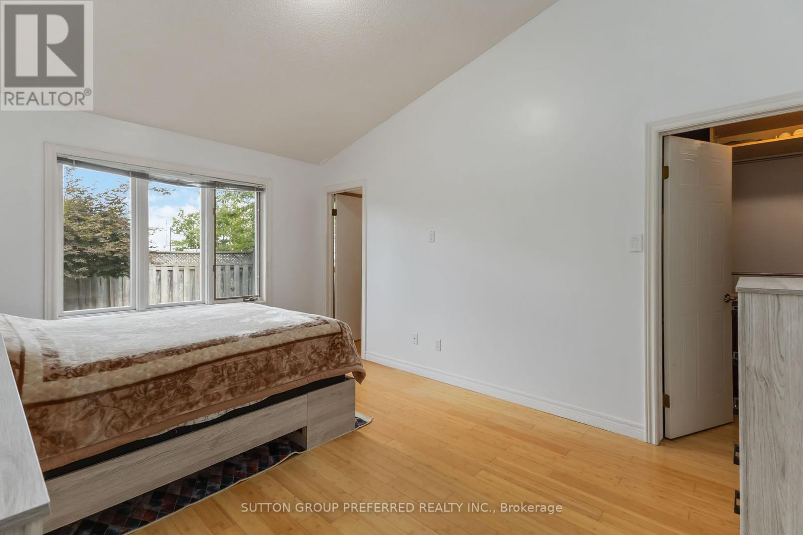 Photo 27 of 2 617 Wharncliffe Road S, London South ON