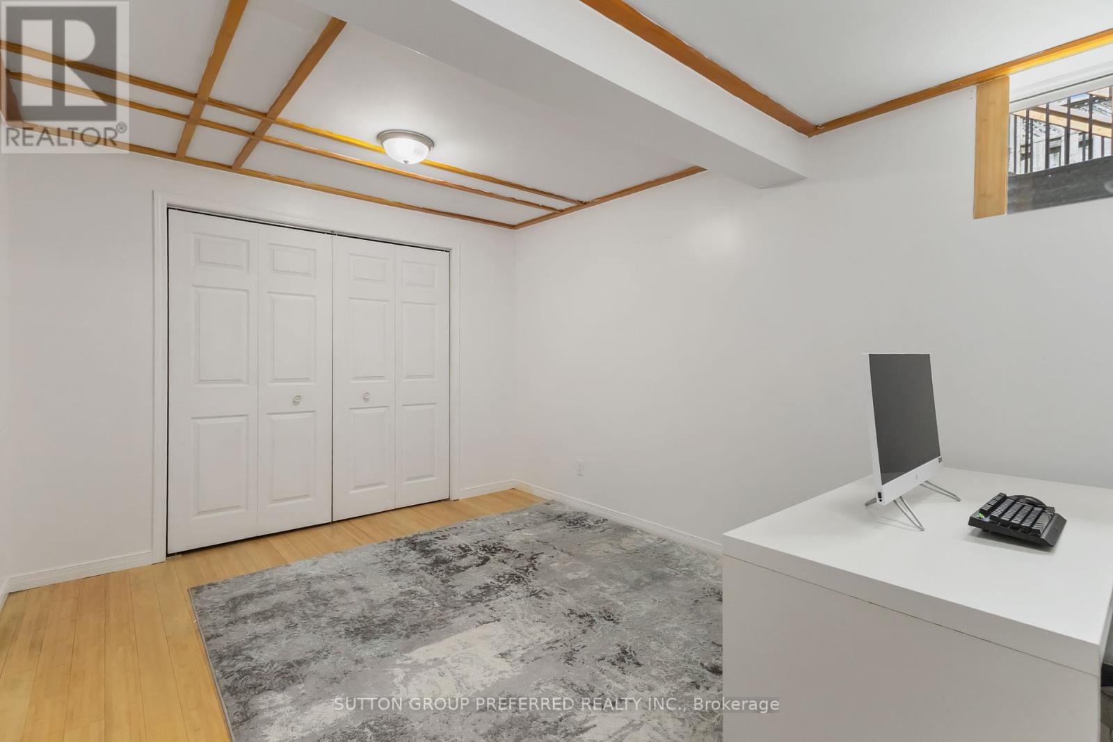 Photo 42 of 2 617 Wharncliffe Road S, London South ON