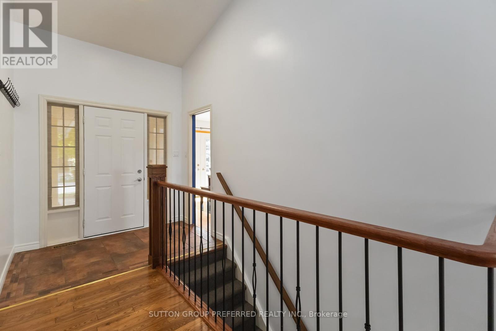 Photo 8 of 2 617 Wharncliffe Road S, London South ON