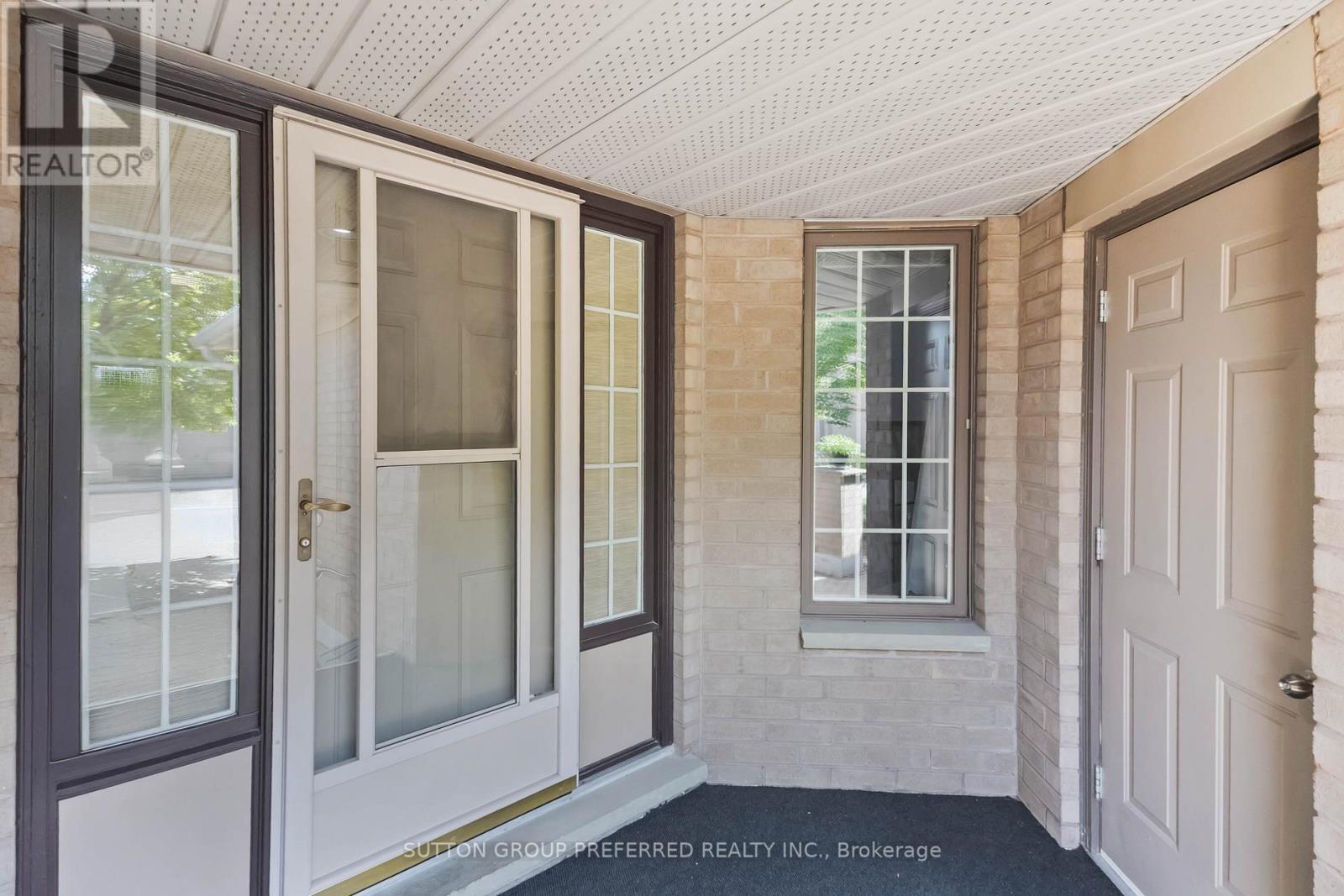 Photo 6 of 2 617 Wharncliffe Road S, London South ON