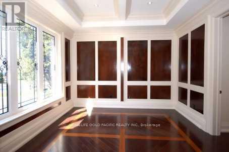 Photo 3 of 82 York Road, Toronto ON