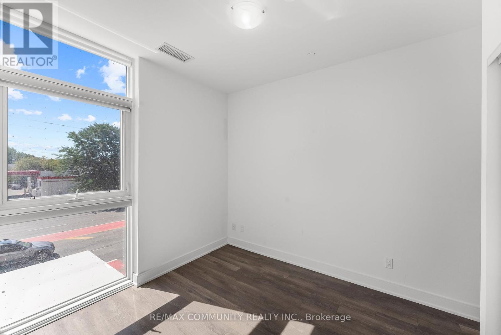 Photo 10 of 206 1350 Ellesmere Road, Toronto ON