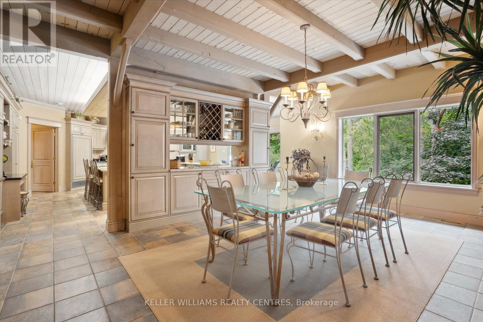 Photo 11 of 6 Country Heights Drive, Richmond Hill ON