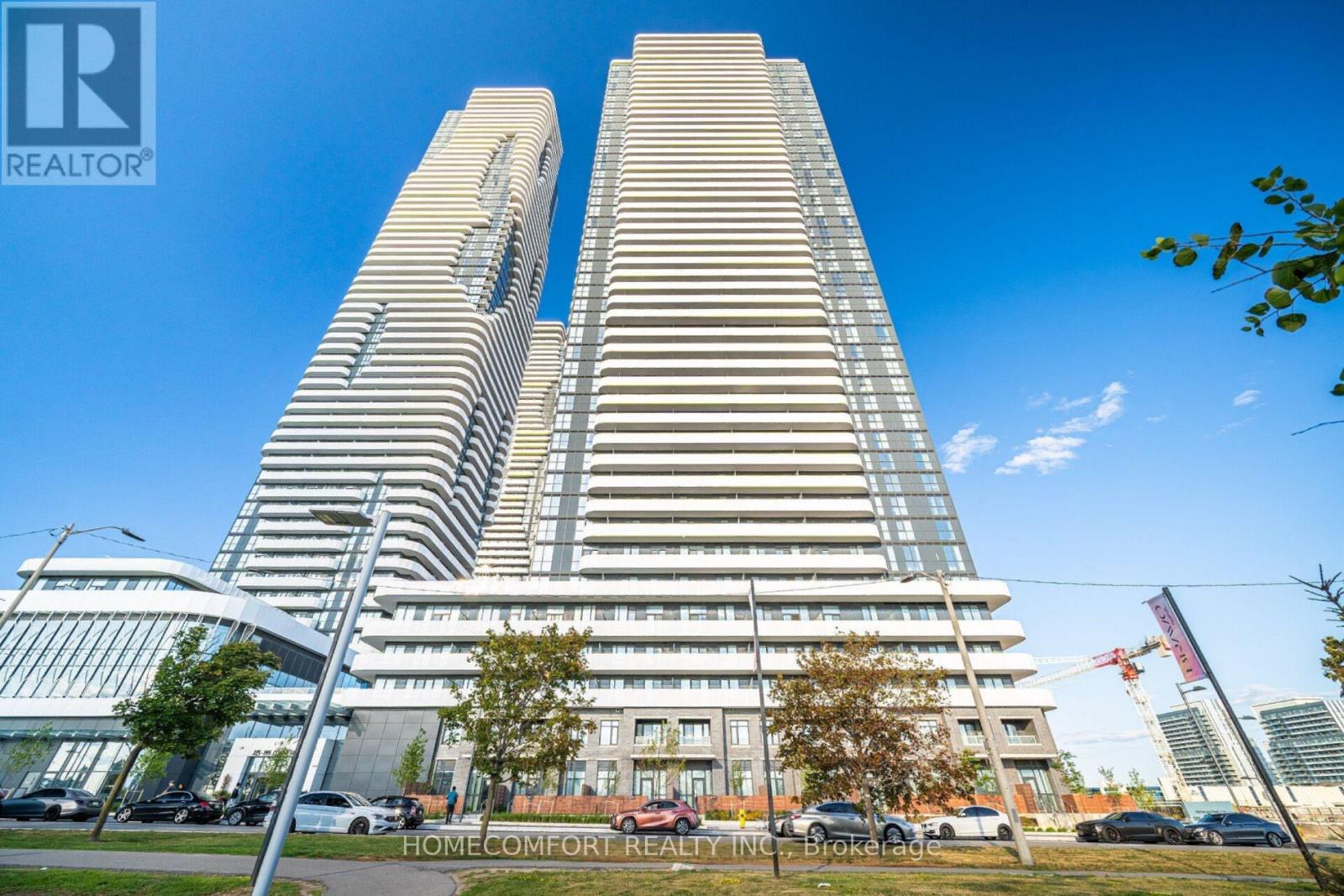 Photo 1 of 6107 225 Commerce Street, Vaughan ON