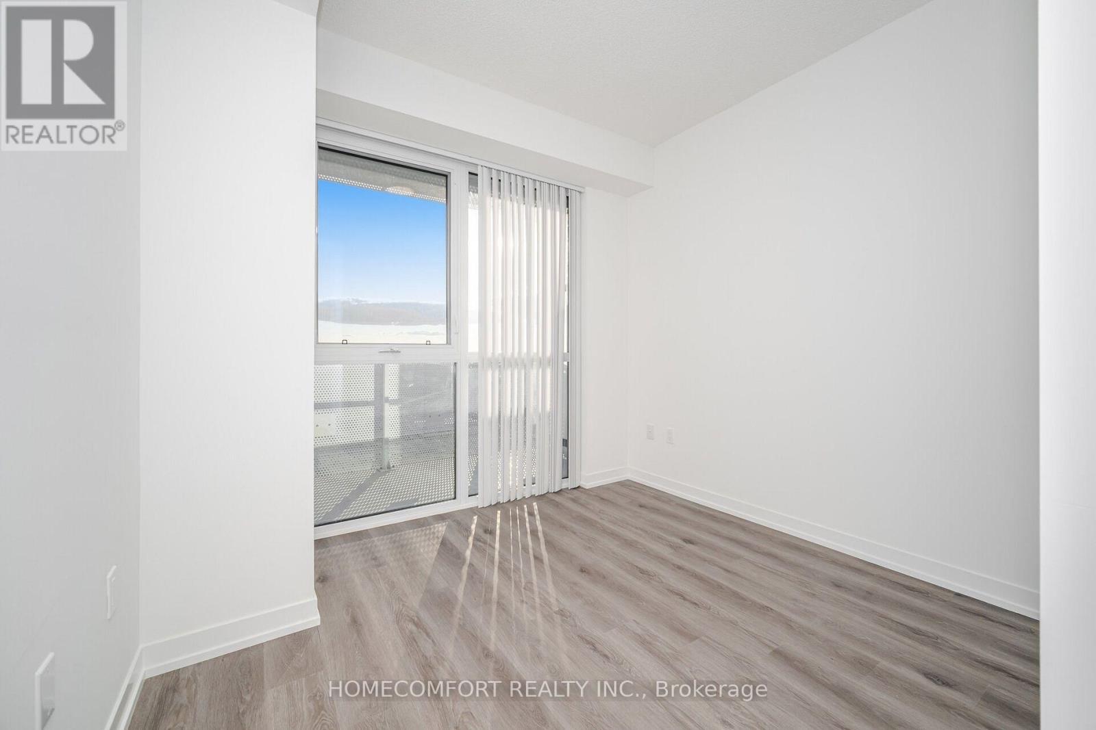 Photo 16 of 6107 225 Commerce Street, Vaughan ON