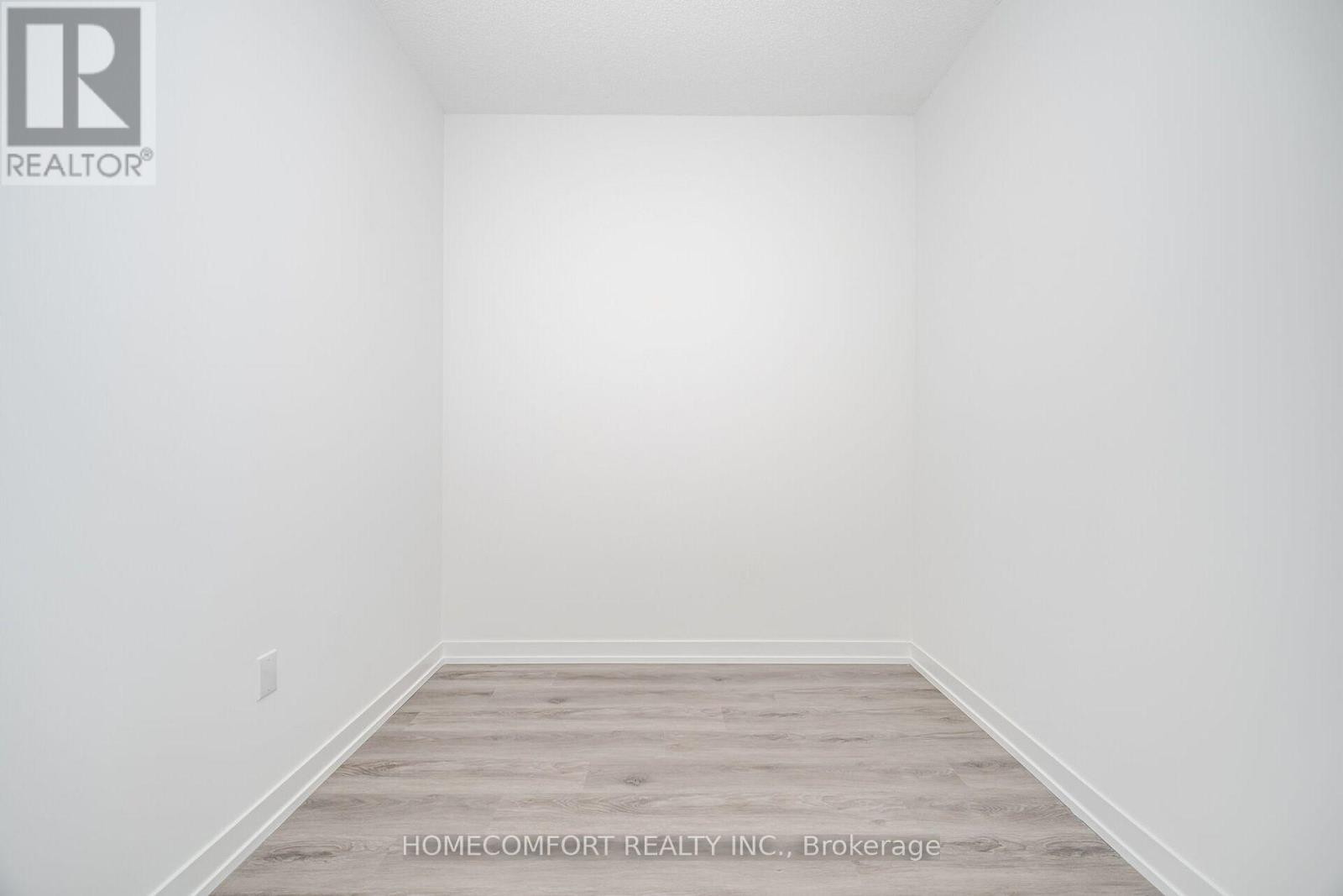 Photo 19 of 6107 225 Commerce Street, Vaughan ON