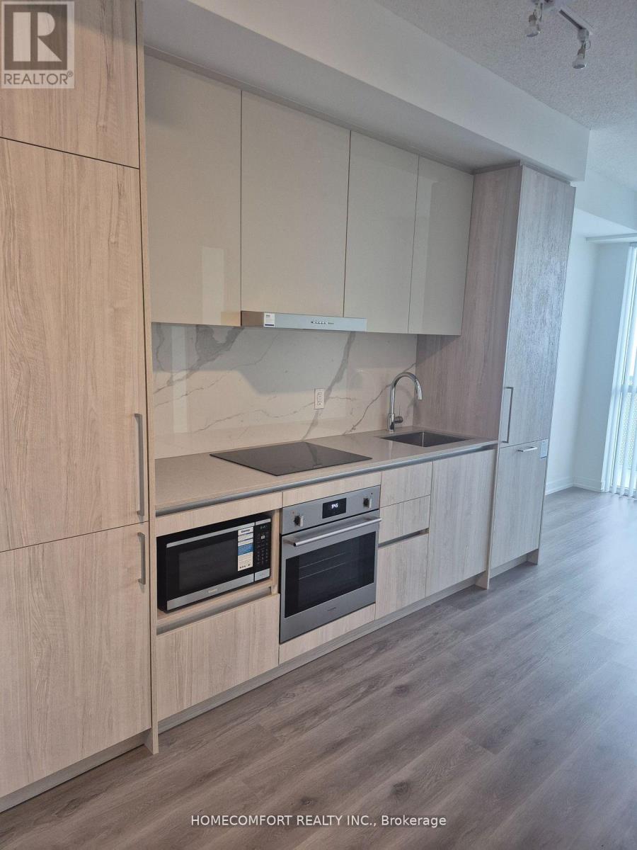 Photo 6 of 6107 225 Commerce Street, Vaughan ON