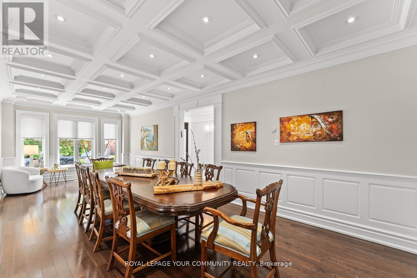 Photo 14 of 118 Forest Lane Drive, Vaughan ON