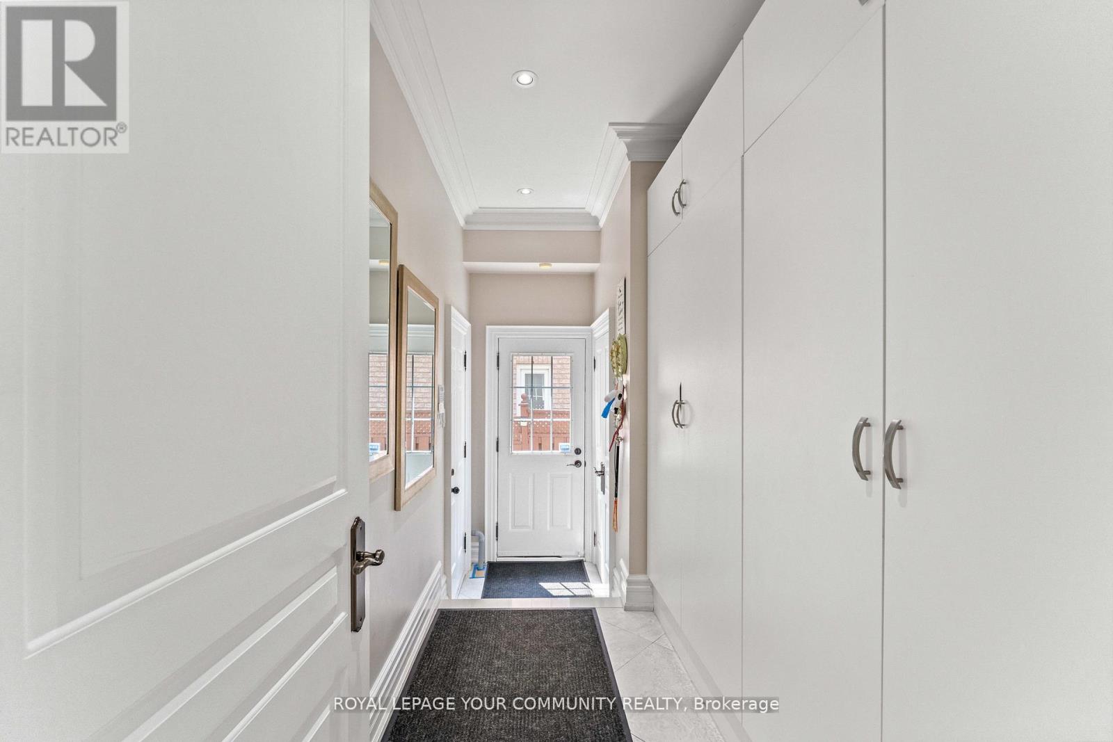 Photo 17 of 118 Forest Lane Drive, Vaughan ON