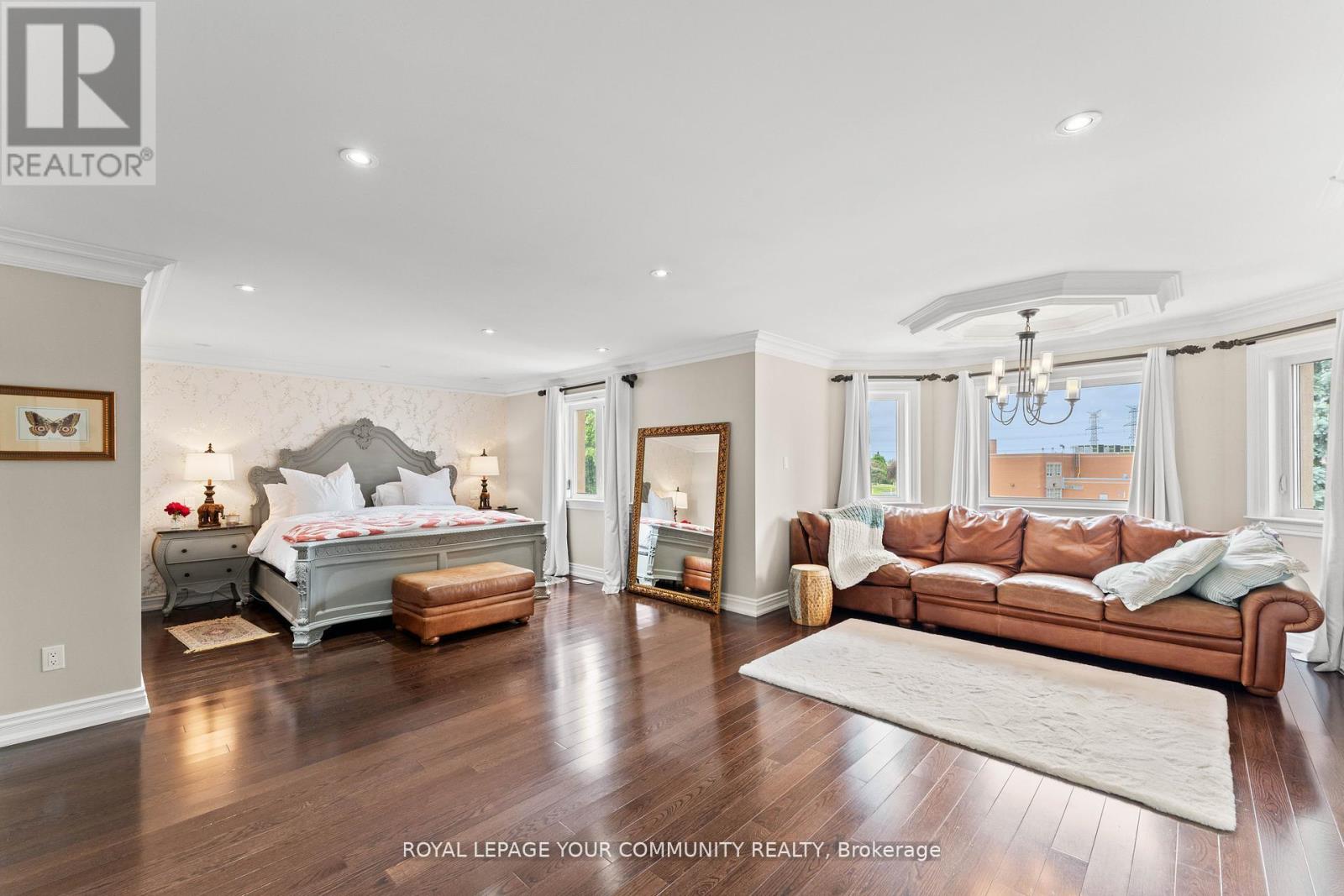 Photo 20 of 118 Forest Lane Drive, Vaughan ON