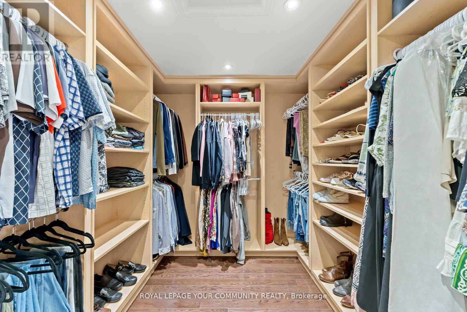 Photo 22 of 118 Forest Lane Drive, Vaughan ON