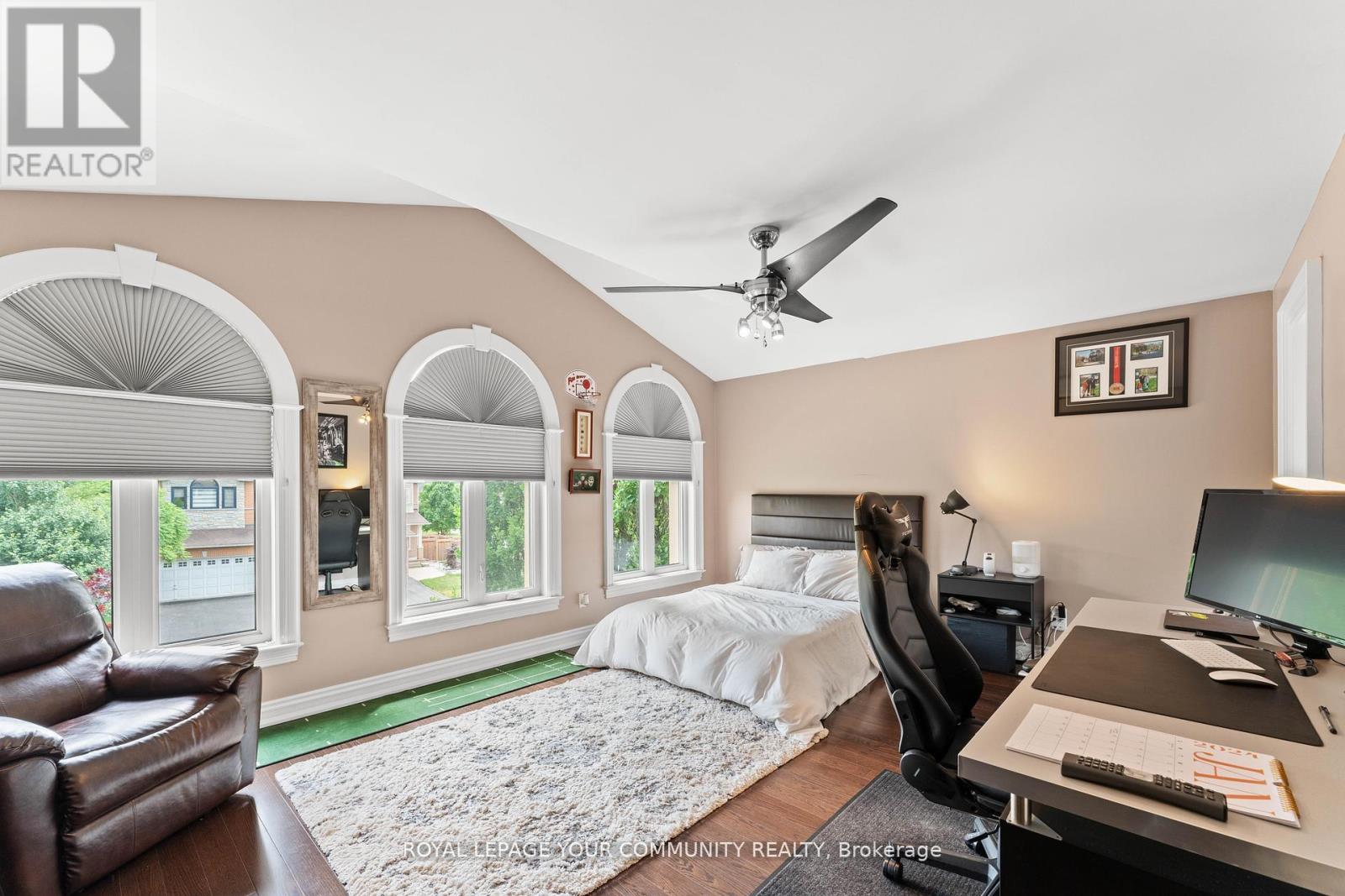 Photo 26 of 118 Forest Lane Drive, Vaughan ON