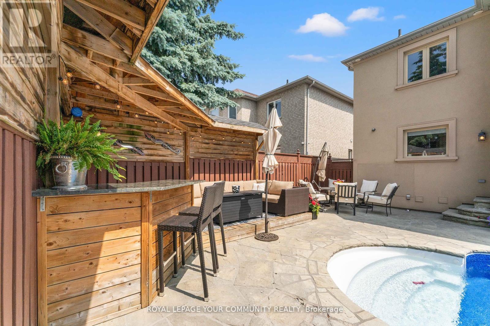 Photo 43 of 118 Forest Lane Drive, Vaughan ON