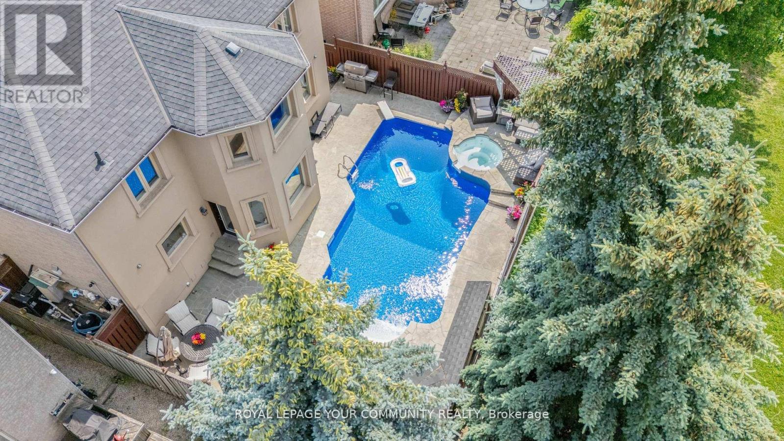 Photo 44 of 118 Forest Lane Drive, Vaughan ON