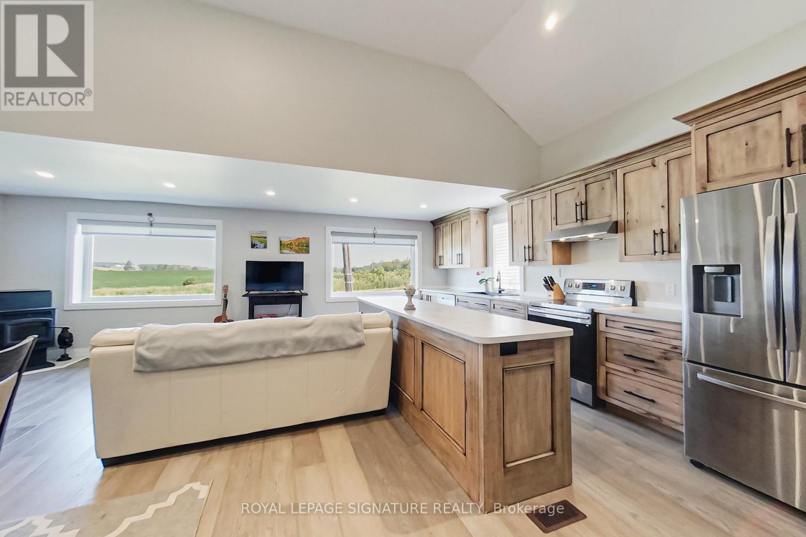 Photo 1 of 7747 15 16 Side Road, Clearview ON
