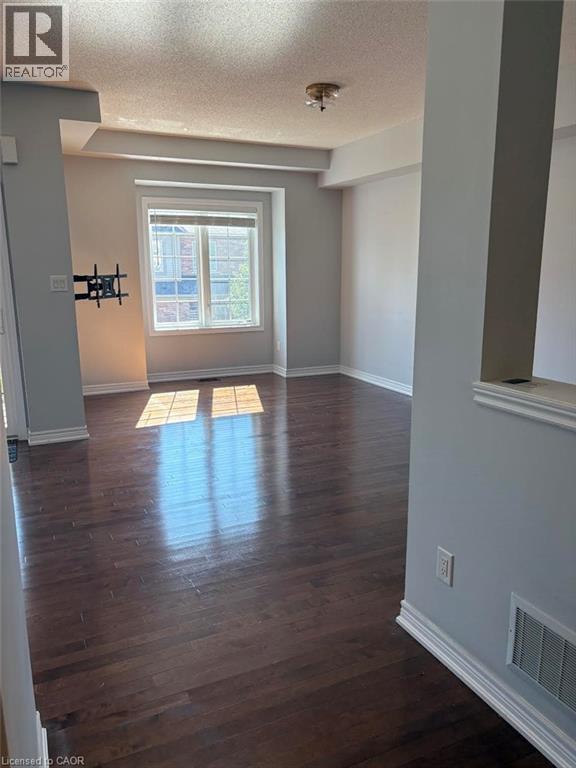 Photo 4 of 541 Winston Street Unit 54, Grimsby ON