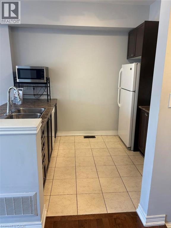 Photo 5 of 541 Winston Street Unit 54, Grimsby ON