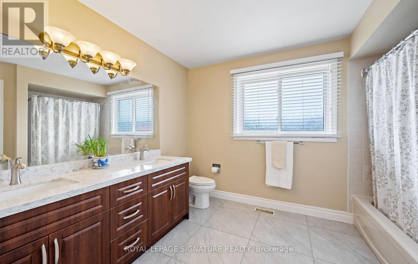 Photo 35 of 388 Bud Gregory Boulevard, Mississauga ON