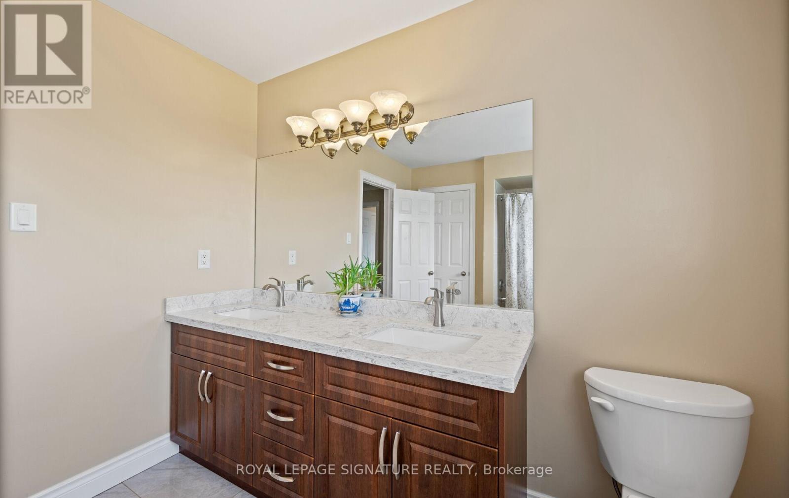 Photo 36 of 388 Bud Gregory Boulevard, Mississauga ON