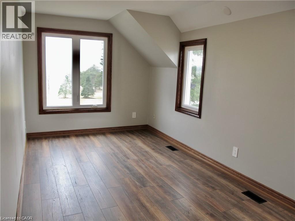 Photo 20 of 580 3rd Road E, Hamilton ON